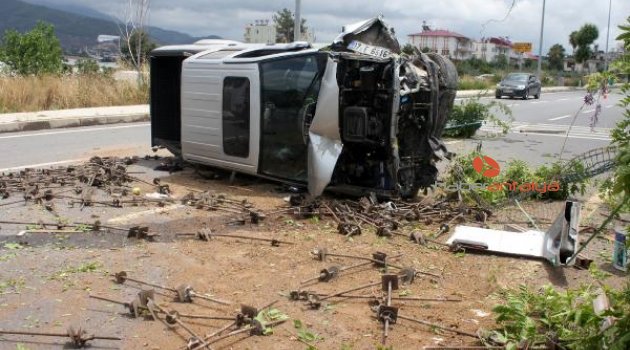 Kamyonet takla attı: 4 yaralı