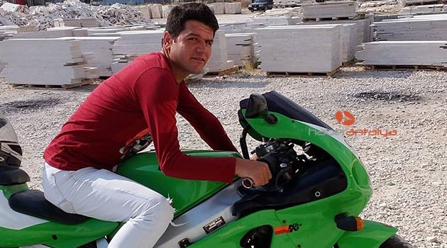 Kamyonet ve motosiklet çarpıştı: 1 ölü