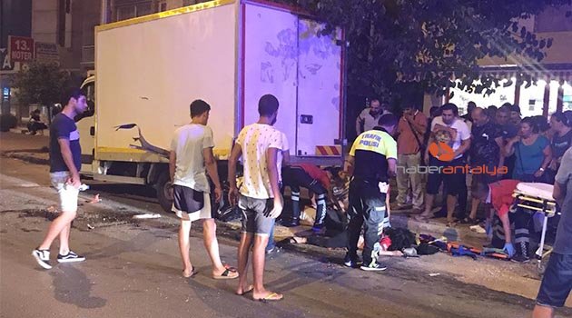 Kamyonetin altına giren elektrikli bisiklette can pazarı