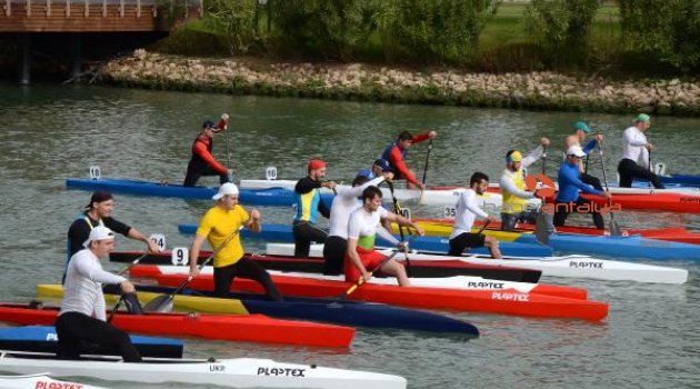 Kano'da Gloria Canoeing Cup 5000 Metre Durgunsu Turnuvası yapıldı