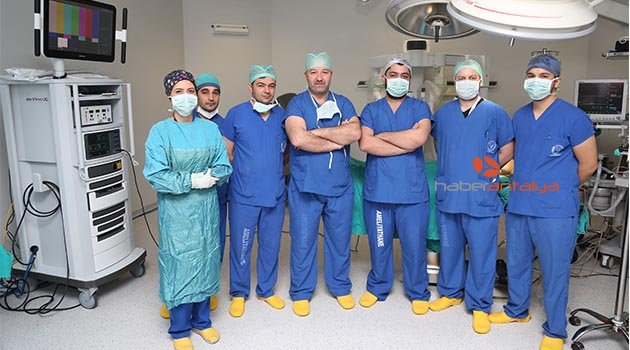 Kanser hastasının yemek borusu robotik teknikle alındı