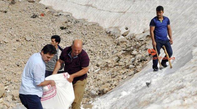 Kar için onlarca kilometre gidiyorlar