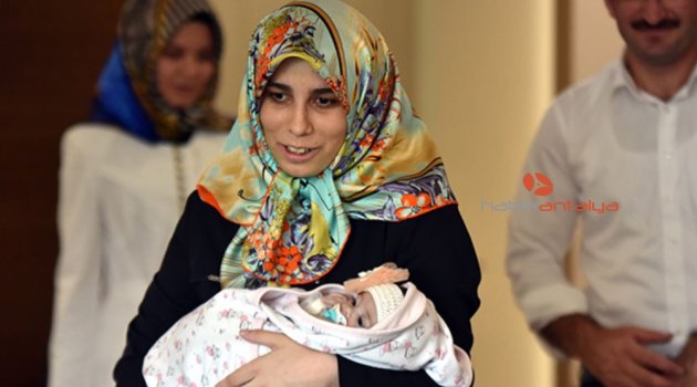 Karaciğerinin 100 gramıyla minik kızını hayata bağladı