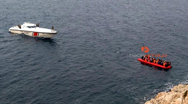 KAŞ'TA SURİYELİ KAÇAKLAR YAKALANDI