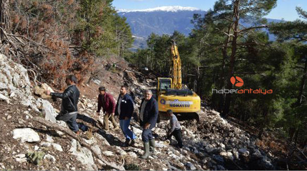 Kaş'ta yol yapım çalışmaları
