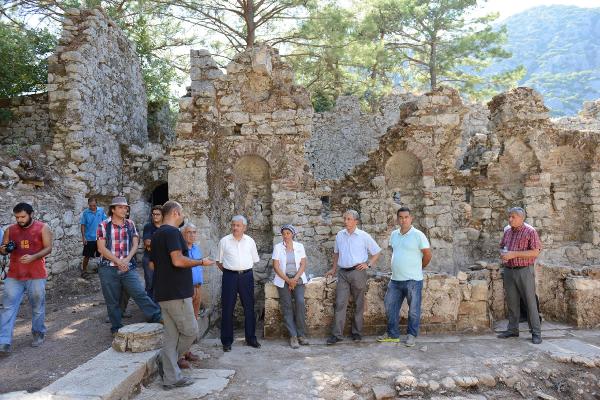 KAYMAKAM ve BAŞKAN ANTİK KENT'İ GEZDİ