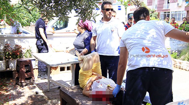 Kaza kurşunuyla yaralanan kadın polise otomobil çarptı
