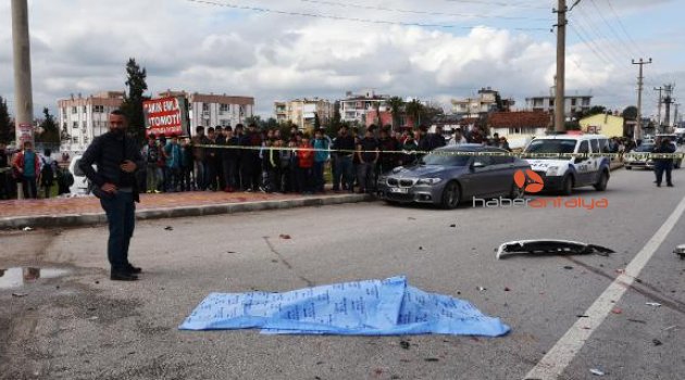 Kazada kamyonetin kapısından fırlayan sürücü öldü
