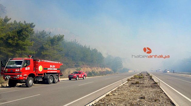 KEMER’DE MİLLİ PARKLAR ALANINDA ORMAN YANGINI
