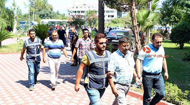 KEMER VE MANAVGAT'TA FETÖ'DEN 10 TUTUKLAMA