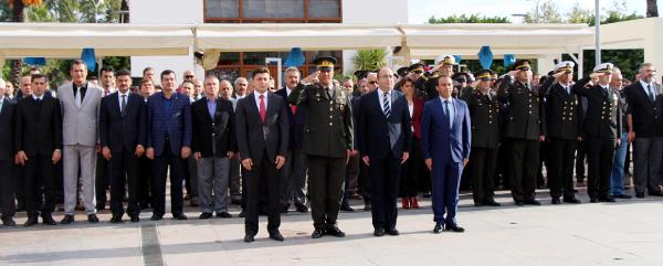 KEMER'DE ATATÜRK TÖRENLE ANILDI