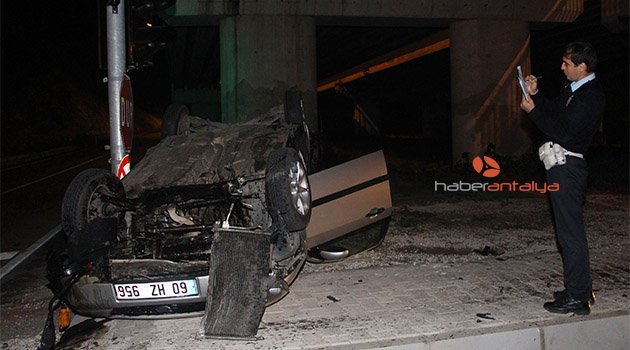 Kemer'de feci kaza: 1 yaralı