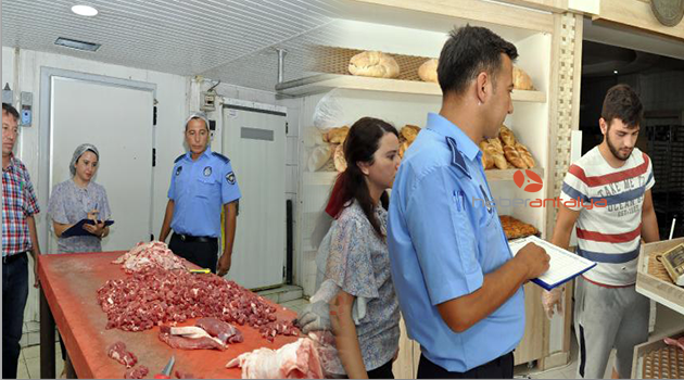 Kemer'de fırın ve kasaplar denetlendi