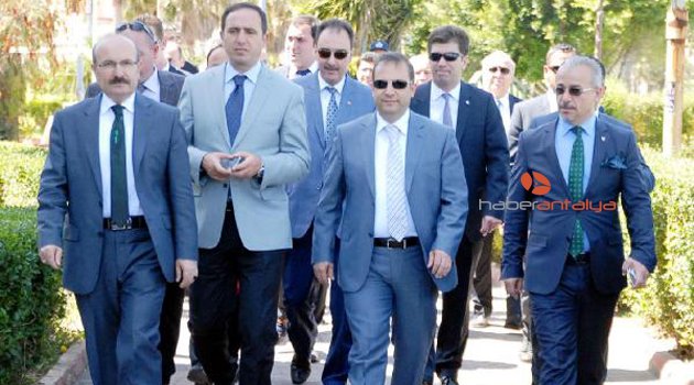 KEMER'DE TOPLANDI