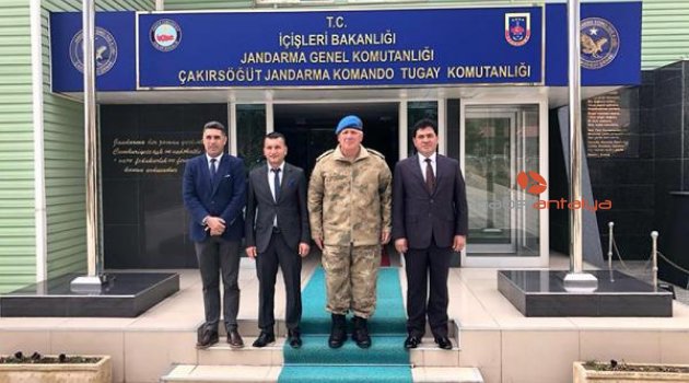 Kemer'den Şırnak'taki askerlere hediye