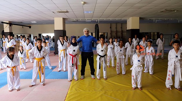 KEPEZ’Lİ TEKVANDOCULAR KUŞAK SINAVINDA