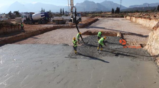 Kepez Santral'de ilk beton döküldü