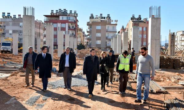 KEPEZ'E YÜRÜYEN MERDİVENLİ PAZAR