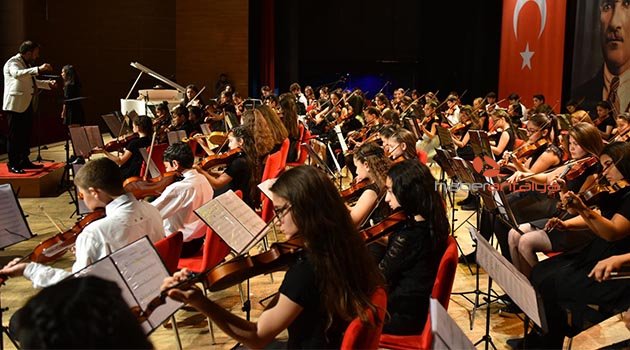 Kepez'in yetenekli çocukları gururlandırdı