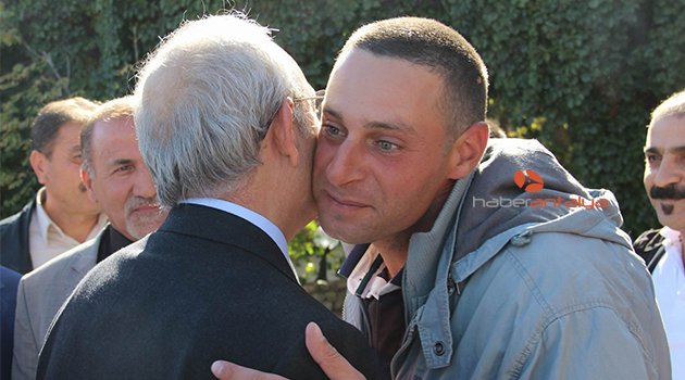 Kılıçdaroğlu, asker oğluna sarılarak Sivas'tan ayrıldı