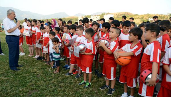 KİTABI BİTİREN TOPU KAPTI