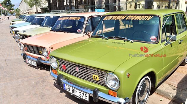 Klasik otomobiller Dokuma’da buluştu