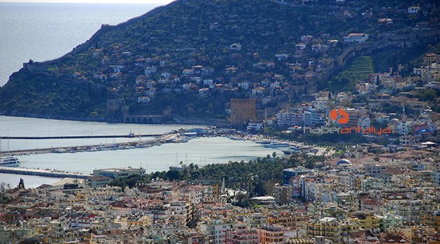 KONUTTA RUSLAR ALANYA'DAN VAZGEÇMEDİ