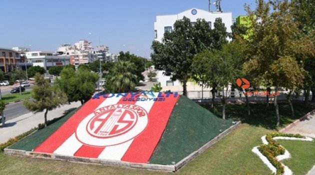 Konyaaltı ilçesine Antalyaspor temalı ışıklı yeşil doku