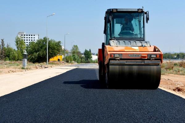 KONYAALTI KARAMERSİN'E SICAK ASFALT