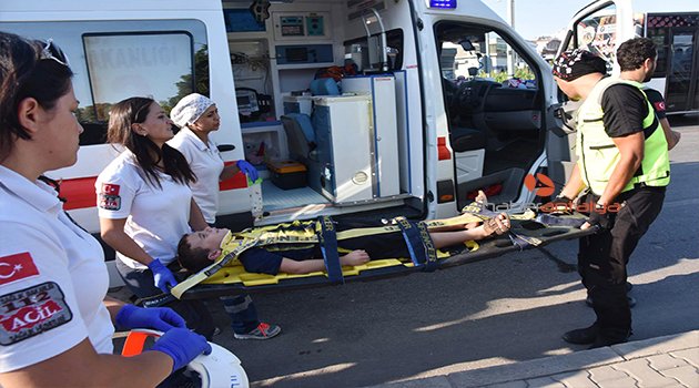 KONYAALTI LİMAN KAVŞAĞINDA KAZA: 8 YARALI