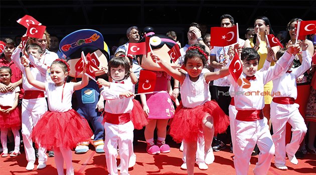 'KONYAALTI MUTLU ÇOCUKLAR FUARI' AÇILDI