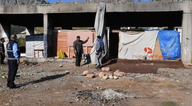 Konyaaltı’nda metruk yapılar temizleniyor