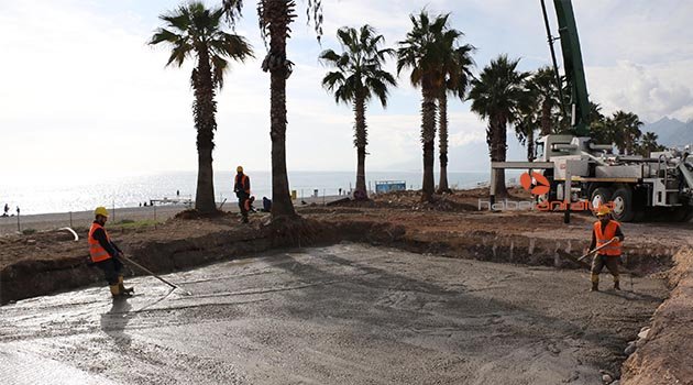 Konyaaltı Sahil Projesi çalışmaları devam ediyor
