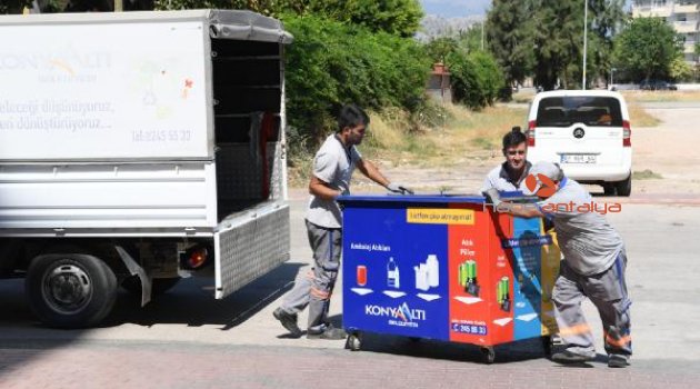 Konyaaltı'nda çok amaçlı konteynerler yenileniyor