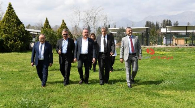 Konyaaltı'ndan örnek merkezi