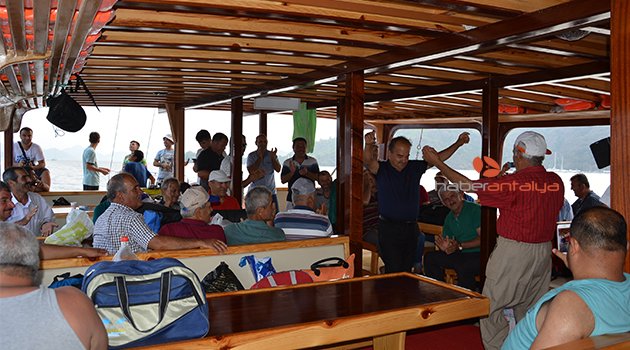 Korkuteli Esnaf Odası, Göcek’e tekne turu düzenledi