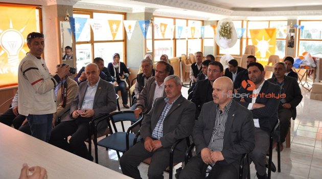 KORKUTELİ'NDE PARTİLİLERLE BİR ARAYA GELDİ