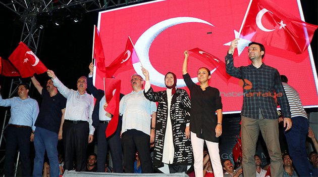KÖSE: "SÖZ KONUSU VATANSA GERİSİ TEFERRUATTIR"