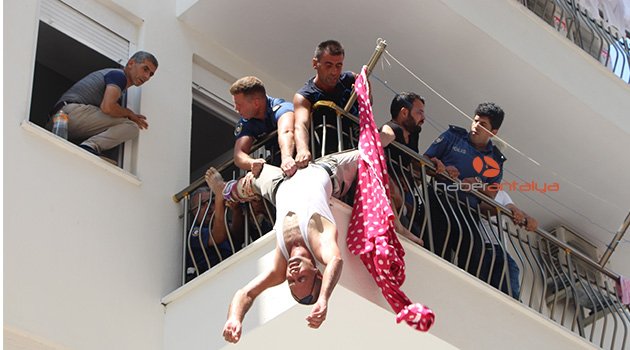 Kriz geçirip kendini eve kilitledi, polise zor anlar yaşattı