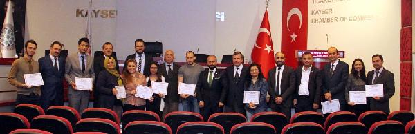 Kto Dış Ticaret Eğitimlerini Sürdürüyor