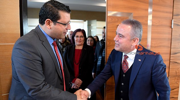 Kumbul’dan Böcek’e zeytindalı
