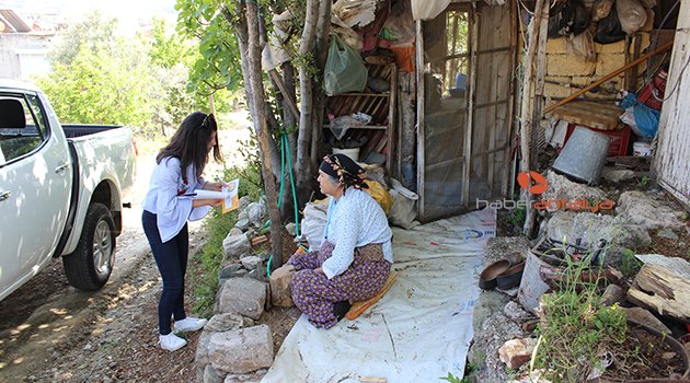 KUMLUCA’DA İHTİYAÇ SAHİPLERİNE ‘SOSYAL KART’