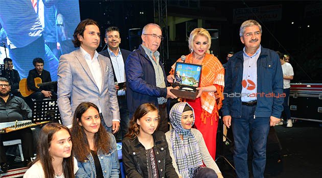 Kumluca'da Muazzez Ersoy konseri
