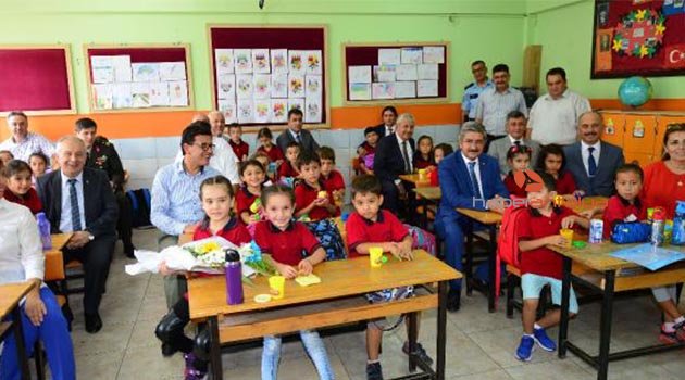 Kumluca'da yeni eğitim öğretim yılı töreni
