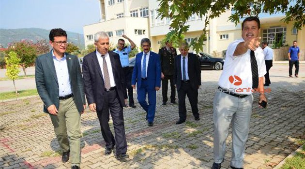 Kumluca'ya yüzme havuzu