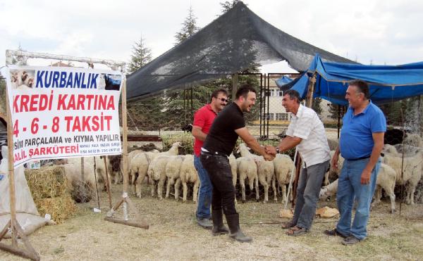 KURBANLIK SATIŞLARI SÜRÜYOR