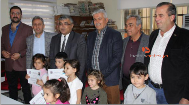 Kütüphaneden öğrencilere ödül