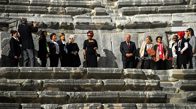 LİDER EŞLERİ’NİN RENKLİ ASPENDOS GEZİSİ