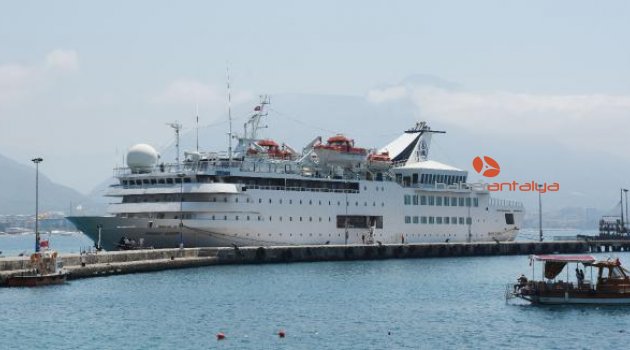 Lüks kruvaziyer, Alanya Limanı'na demirledi