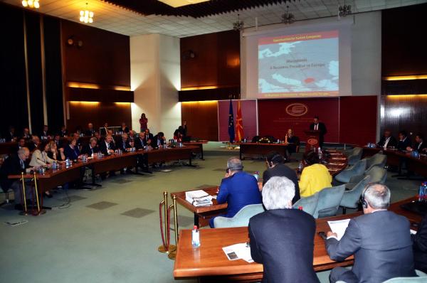 Makedonya Yatırıma Çağırıyor